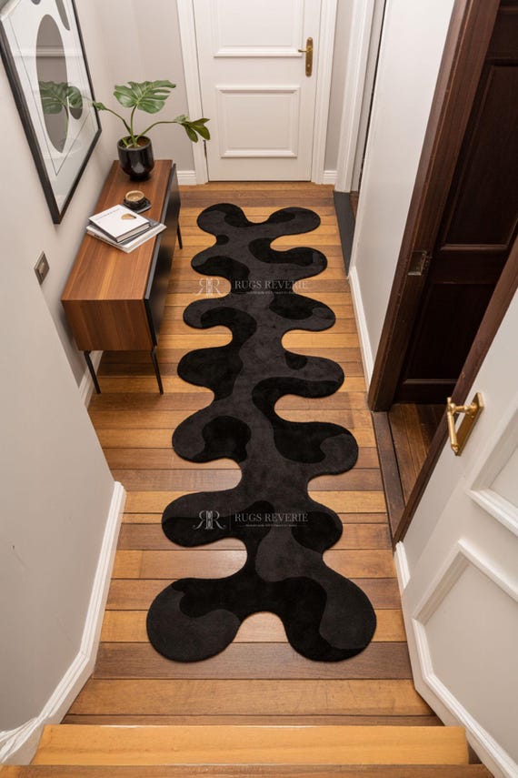 Abstract Black Wavy Runner Rug, Hand-Tufted Wool, Irregular Organic Shape Hallway Accent Rug, Custom Dark Monochrome Decor