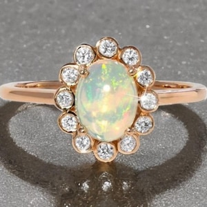 Anillo de ópalo blanco en oro macizo de 14 quilates / Anillo de compromiso con ópalo natural / Anillo minimalista de oro