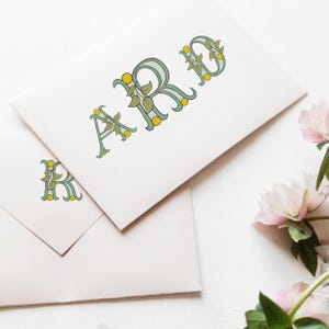 Pacchetto di clipart con alfabeto botanico di limoni, monogramma con lettere di frutta, font per inviti, matrimoni e baby shower. Carattere con licenza commerciale.
