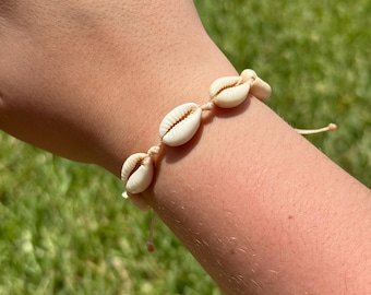 Cowrie Shell Bracelet - Adjustable Bracelet | Beach Vibes | Boho Bracelet