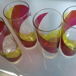 Colony Highball Tumblers, Vintage Barware, Cocktail Glasses, Cool Swirl Design, Set of Four Drinking Glasses, Yellow, Red, Clear Glass image 2