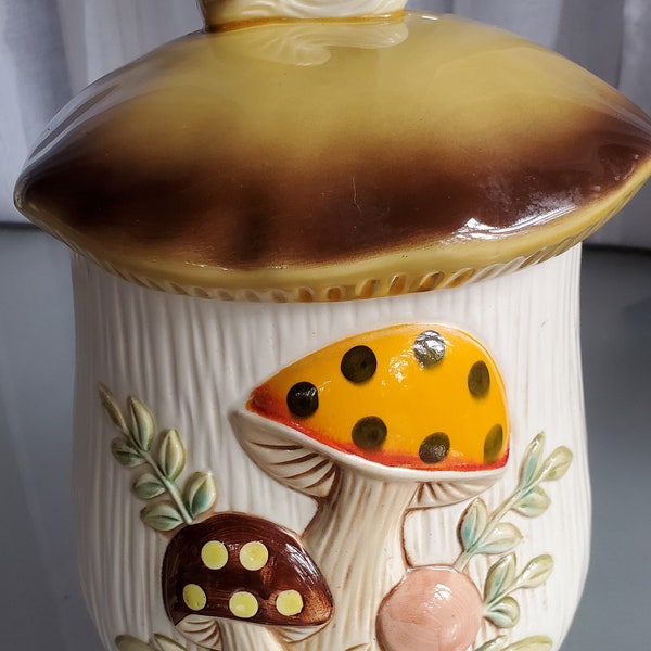 Sears Mushroom Flour/Cookie Jar with Lid in Excellent Vintage Condition, Classic 1970's Design with Mushrooms