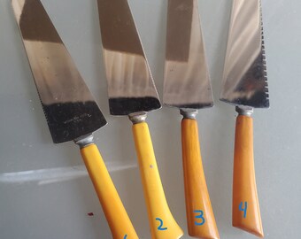 Butterscotch Colored Bakelite Cake Slicers, YOUR CHOICE, Metal Spatula for Frostings/Icings, Vintage Kitchen Implement