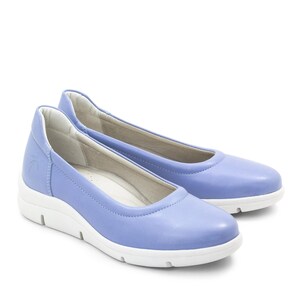 Dromedaris Vanessa Lavender Leather Slip-On Wedge
