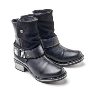 Dromedaris Kikka Black Leather & Suede Boot