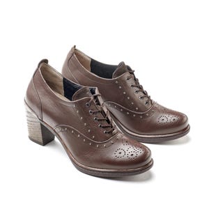 Dromedaris Gaby Brown Mid-Heel Lace-up Shoe