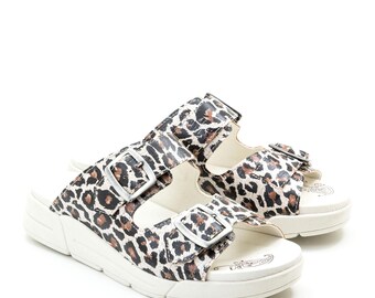 Dromedaris Terry Slip-On White Leopard Leather Sandal