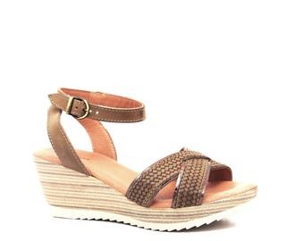 Dromedaris Lucy Olive Leather Wedge Sandal