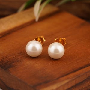 4mm 6mm 8mm 10mm round bridesmaid pearl stud earrings 14K gold fill pearl studs bridesmaid earrings gift flower girl Bridal pearl earrings