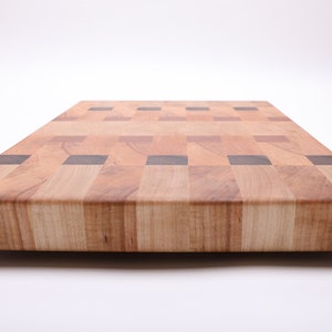 Maple, Walnut and Cherry End Grain Wooden Cutting Board 3019 17 1/2 x 13 x 1 3/4 image 4