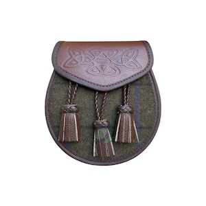 Scottish Men&#39;s Brown Tweed Kilt Sporran - Celtic Embossed Sporran - 2 Pockets Kilt Sporran - Brown Leather Sporran - Free Sporran Chain Belt