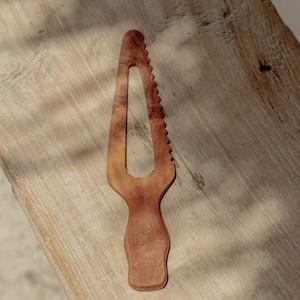 Teak Cake Server