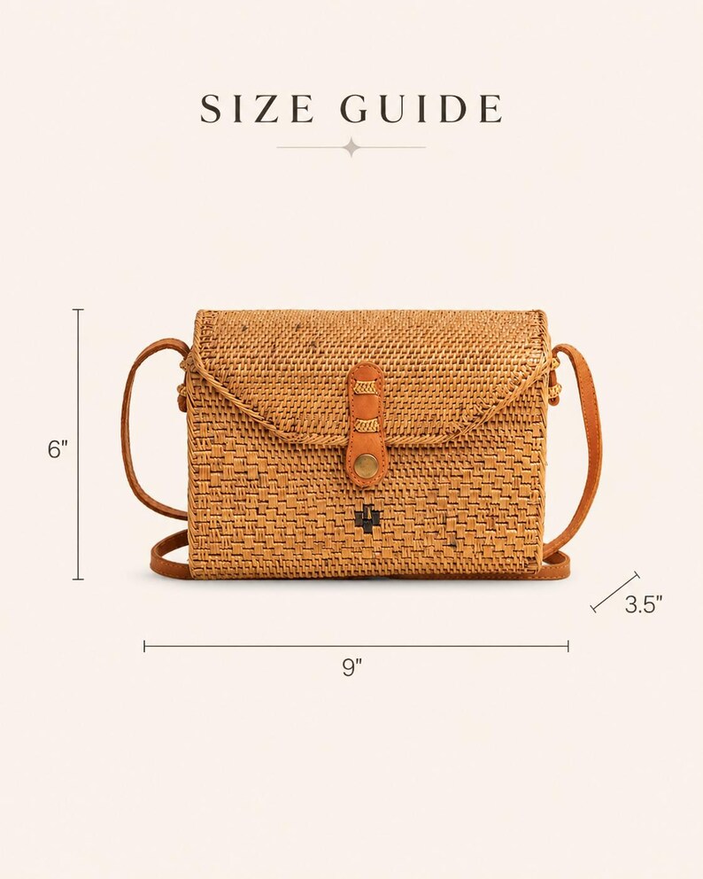 a small woven purse with a leather strap, providing a size guide for the product.