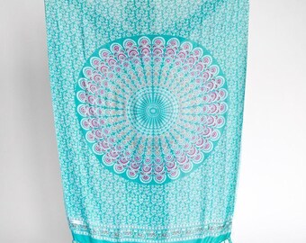 Boho-Sarong in Meerschaumgrün, Baumwoll-Viskose-Mischung, türkisfarbenes Mandala-Blumenmuster, 168 x 107 cm, handgefertigt, vielseitig verwendbar