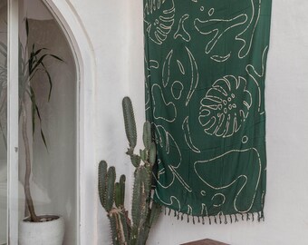 Forest Green Monstera Tapestry: Bohemian Wall Art (Light Rayon)