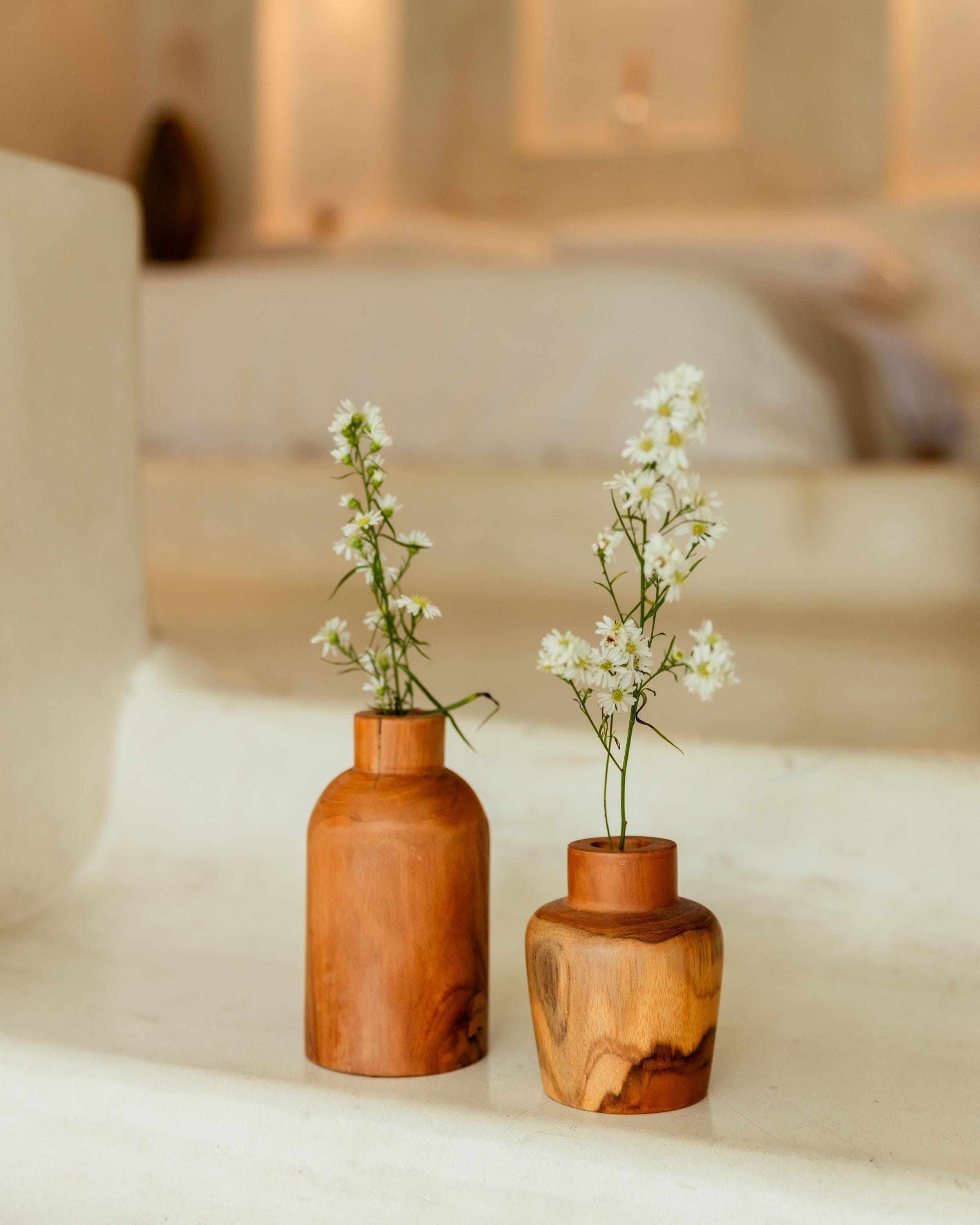 手彫りチーク材ハンドル付き花瓶 チーク材の花瓶 - Etsy 日本