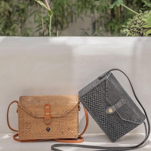 Kota-rotanportemonnee: zwarte geweven clutch - leren band, handgemaakt Bali afbeelding 2