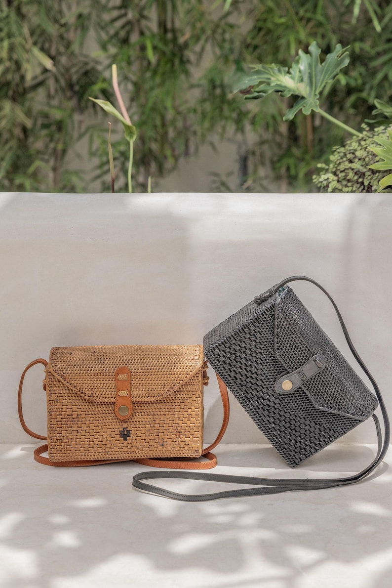 Kota-rotanportemonnee: zwarte geweven clutch - leren band, handgemaakt Bali afbeelding 2
