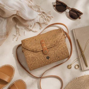 Kota-rotanportemonnee: zwarte geweven clutch - leren band, handgemaakt Bali afbeelding 14