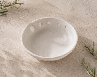 Wabi Ceramic Herb Bowl: Handmade Dish for Stripping Leaves