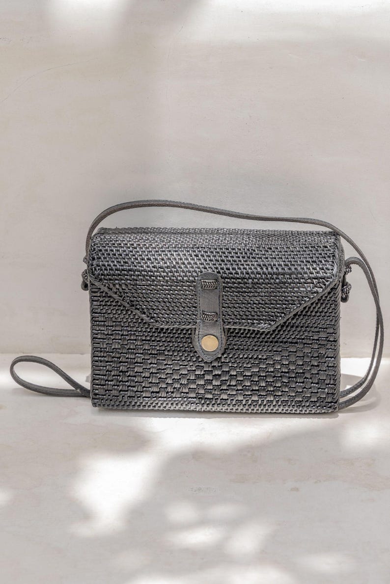 Kota-rotanportemonnee: zwarte geweven clutch - leren band, handgemaakt Bali afbeelding 1