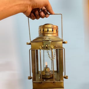 Vintage Brass Oil Lantern – Antique Style Kerosene Lamp – Handmade Nautical Hurricane Lantern – Steampunk Home Decor