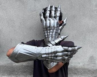 Etched Nazgul Gauntlet Gloves – Medieval Gothic Armor, Cosplay