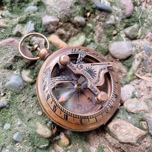 Vintage Brass Sundial Compass / Vintage Maritime Navigation Tool / Working Pocket Compass / Gift for Son /Graduation Compass / Christmas Day