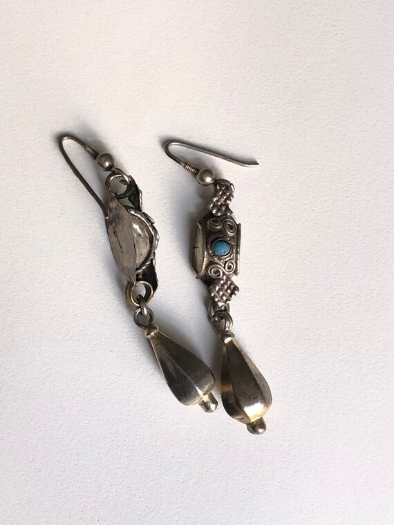 Lovely dangle drop earrings with blue paste - image 3
