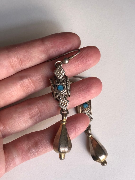 Lovely dangle drop earrings with blue paste - image 4