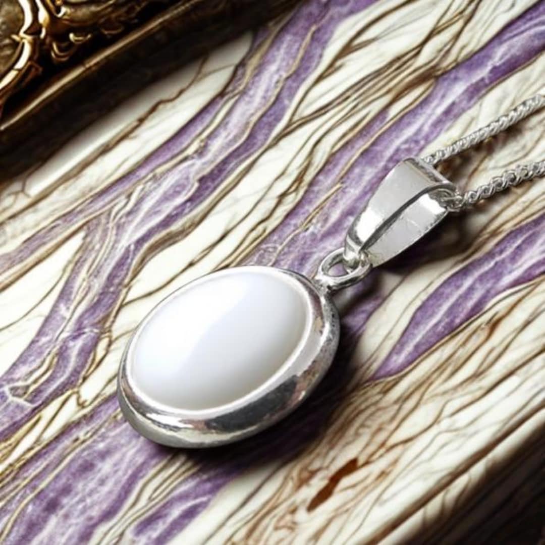 breastmilk-solid-back-pendant-necklace-handmade-silver-keepsake