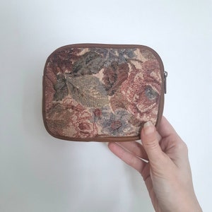 Vintage 80s floral tapestry cosmetic bag miscellaneous
