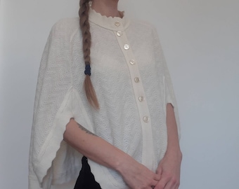 Vintage 70s/80s off white cardigan poncho button up