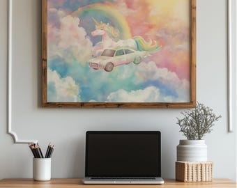 Può includere: Una stampa artistica incorniciata raffigurante un unicorno con criniera e coda arcobaleno, che guida un'auto d'epoca attraverso un cielo pastello con nuvole. L'opera è presentata in una cornice di legno.