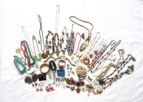 Costume Jewelry Lot 100 Vintage Necklaces, Bracel… - image 1