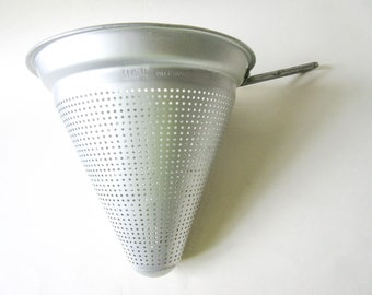 Canning Strainer, Wear Ever 334 Aluminum 1 1/2 Qt Cone Sieve