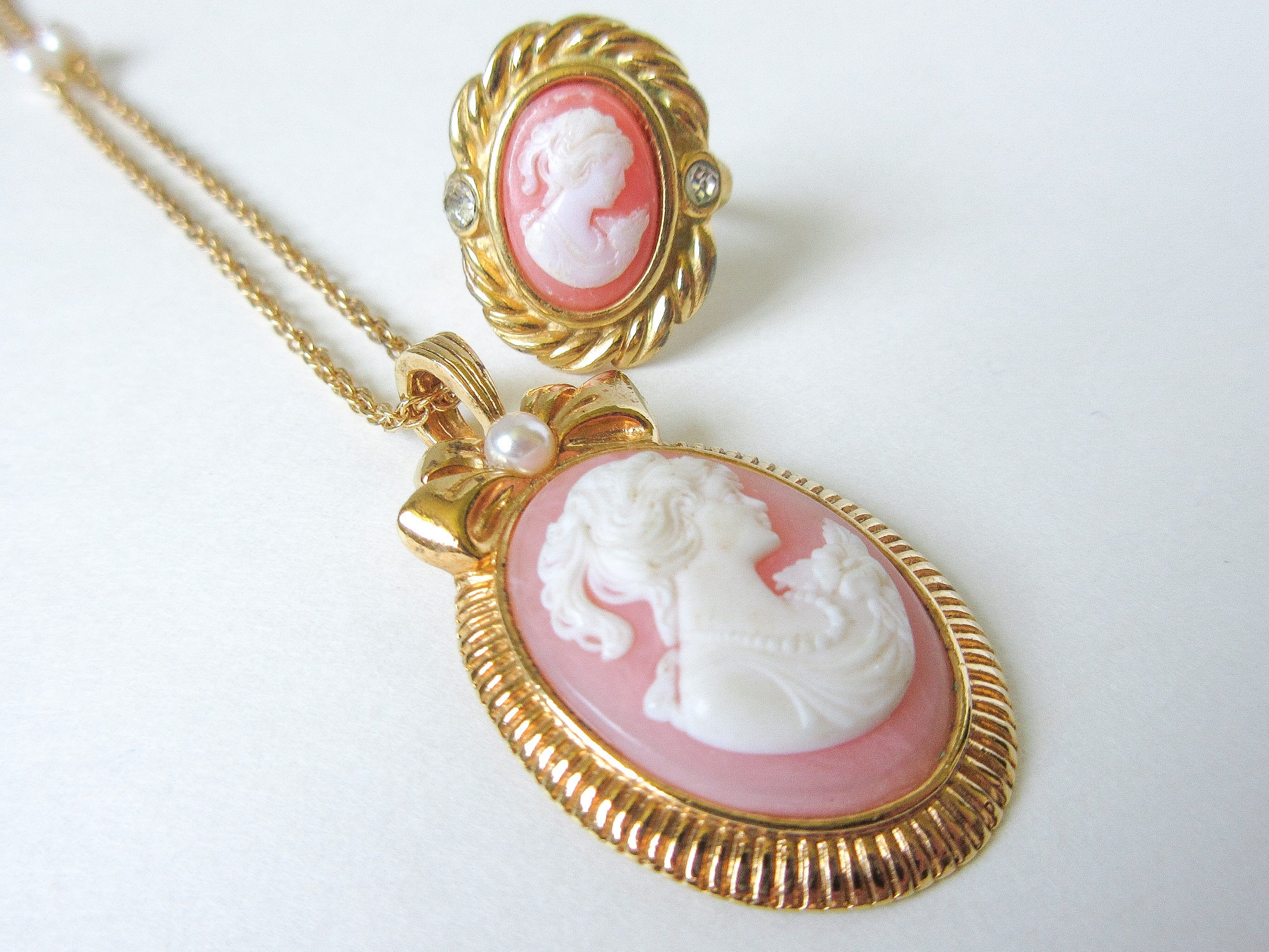 Avon cameo best sale necklace