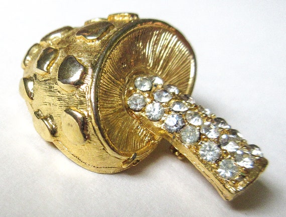 Crystal Mushroom Pin, 1.5" Rhinestone Gold Tone V… - image 3