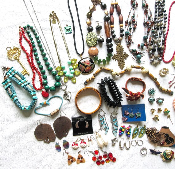 Costume Jewelry Lot 100 Vintage Necklaces, Bracel… - image 2