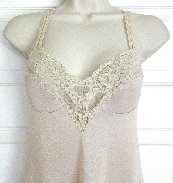 Vassarette Full Slip, Beige Size 32F Vintage