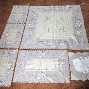 Doilies 6 Pc Embroidered Daisy Table Topper, Dresser Scarves, Tissue Box Cover, Vintage Set ON SALE