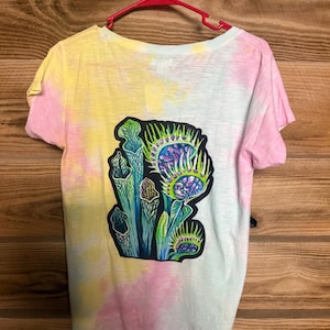 Women’s Tie Dye T-Shirt | Flytrap Graphic Tee | Original Artwork