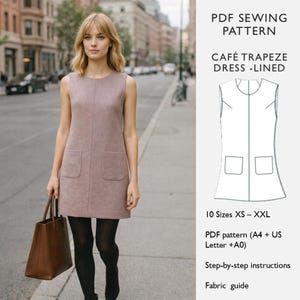 Puede incluir: Un vestido sin mangas de color malva con dos bolsillos delanteros. El vestido se combina con medias negras y un bolso tote marrón. La imagen también incluye un patrón de costura PDF para un "Café Trapeze Dress - Lined" en tallas XS-XXL.