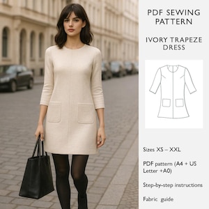 Peut inclure: Une robe trapèze ivoire avec des manches trois-quarts et deux poches avant. La robe est portée par une personne marchant dans une rue pavée. L'image comprend le texte "PDF Sewing Pattern" et "Ivory Trapeze Dress."