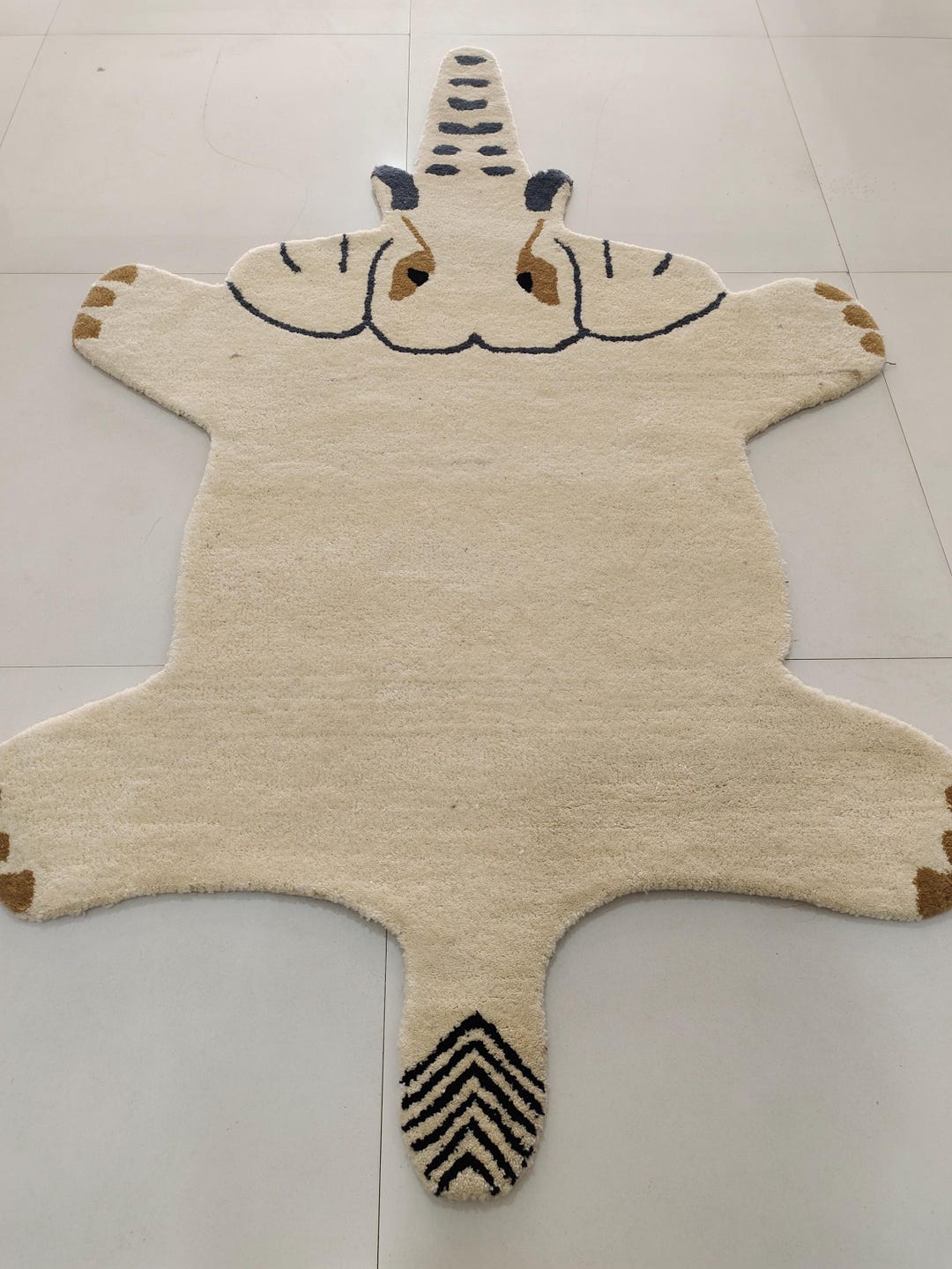 Hand Tufted Animal Shape Rug, Wool Kids Room Area Rug, Cute Nursery ...