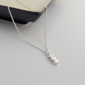 Silver diamond shape necklace - Small geometric delicate necklace