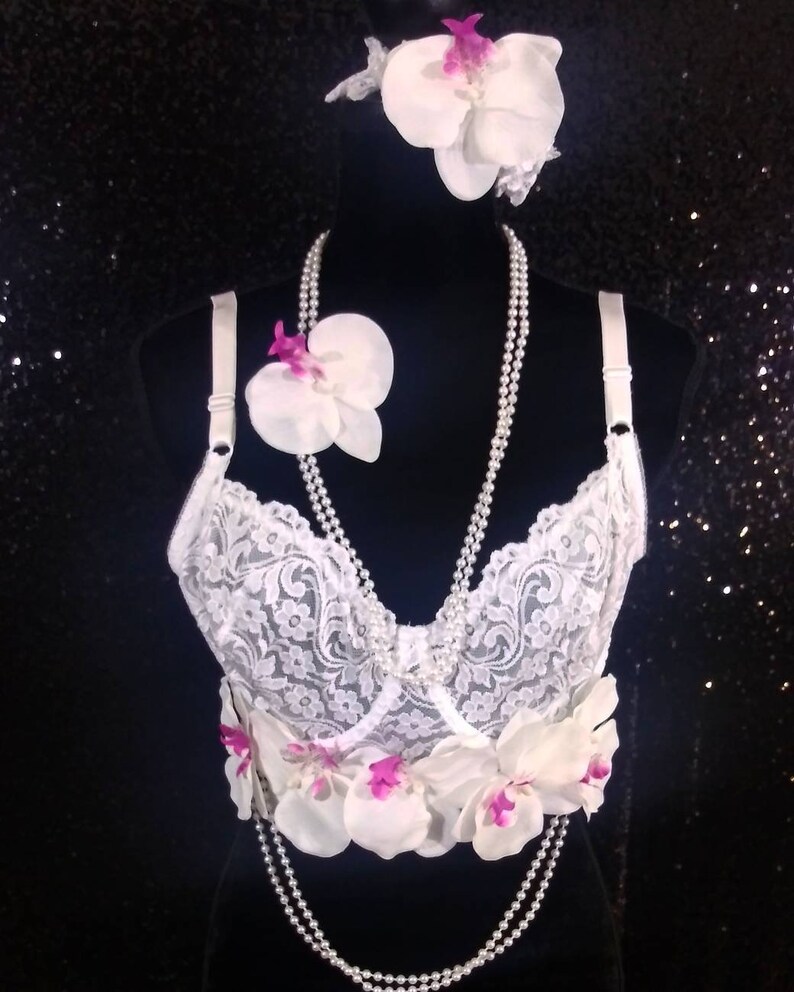 White Lingerie Pearl Necklace