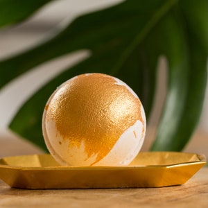 Cleopatra Milk & Honey Bath Bomb | Best Seller