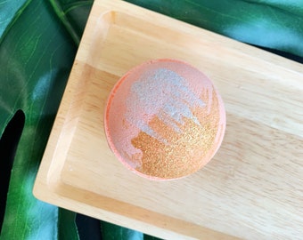 Ginger Peach Bath Bomb