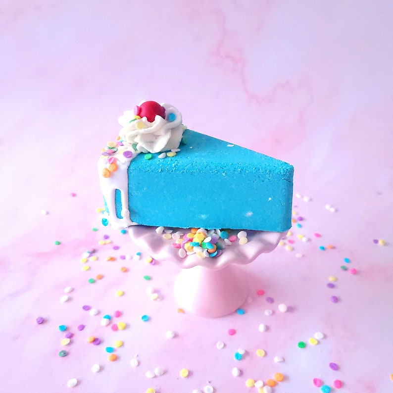 Birthday Butter Cake Bath Bomb image 1